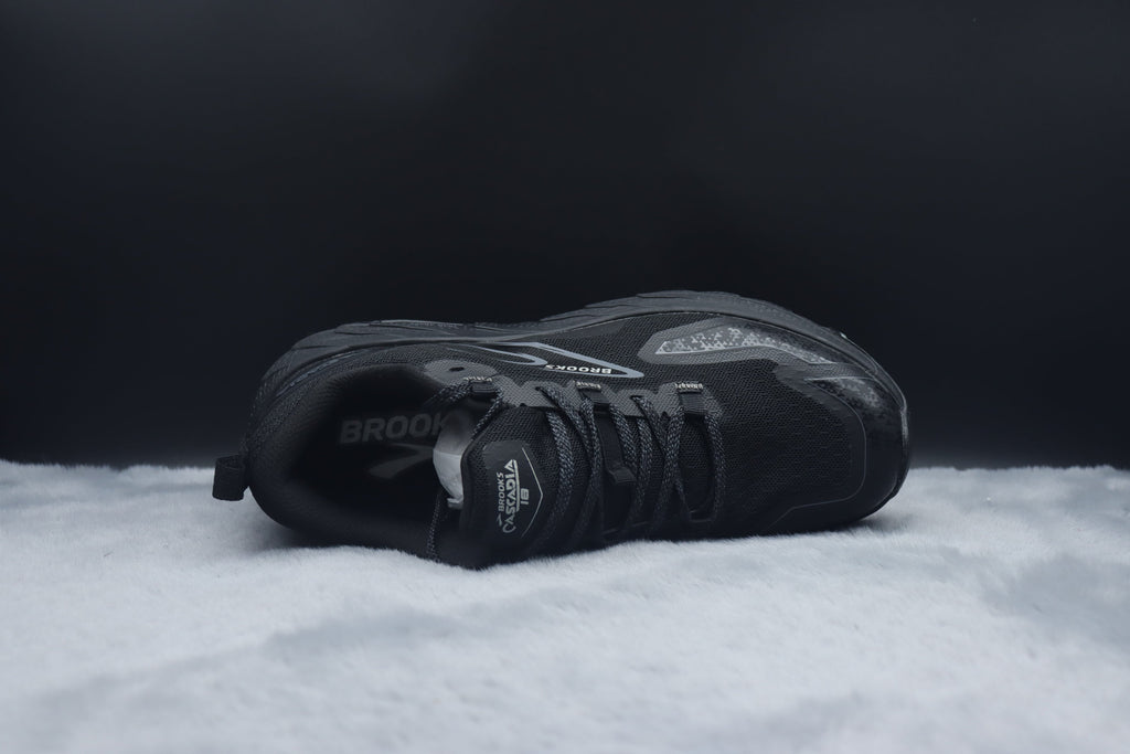 BRKS Cascadia 18 – Carbon Black