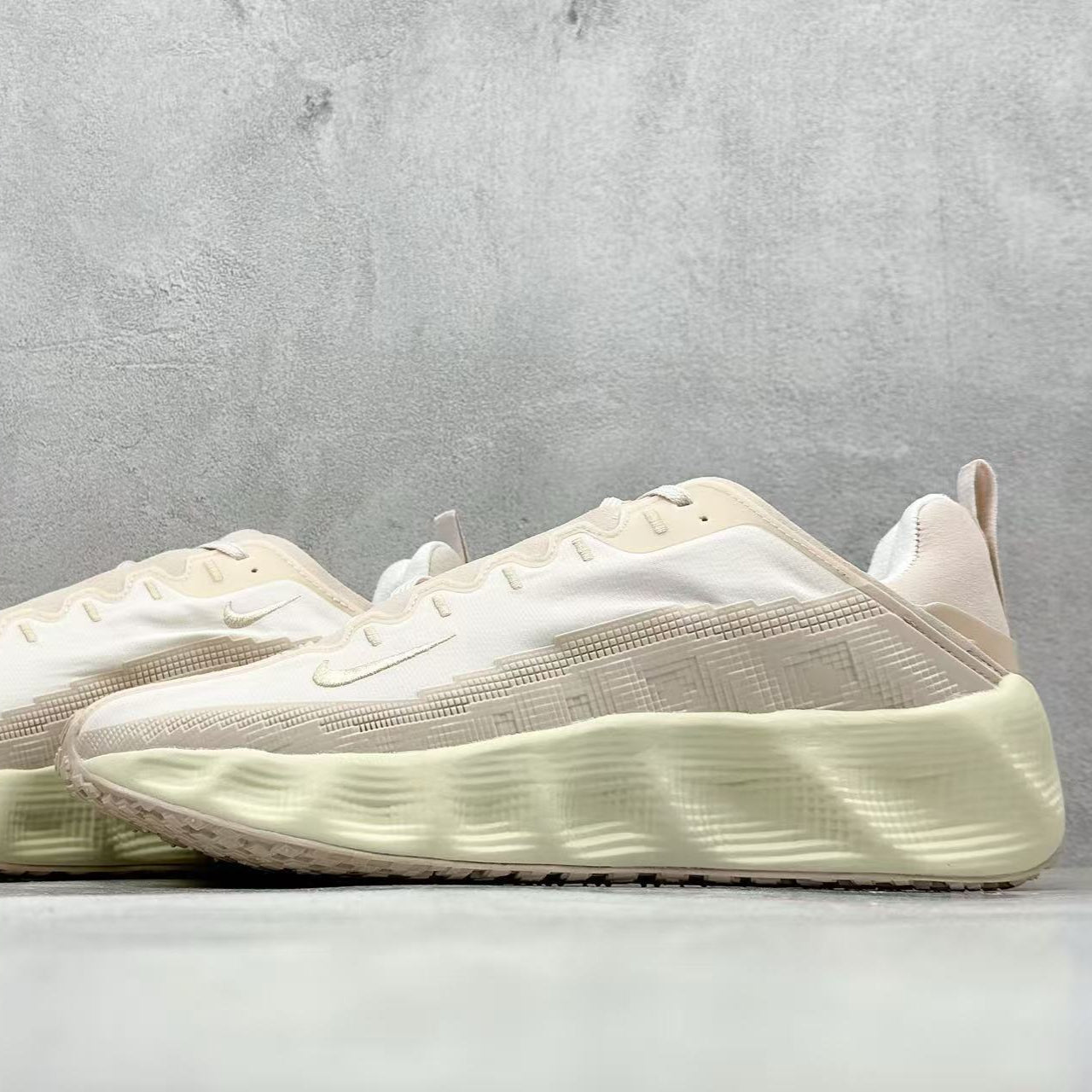 Zoom X Wave – Cream White Edition