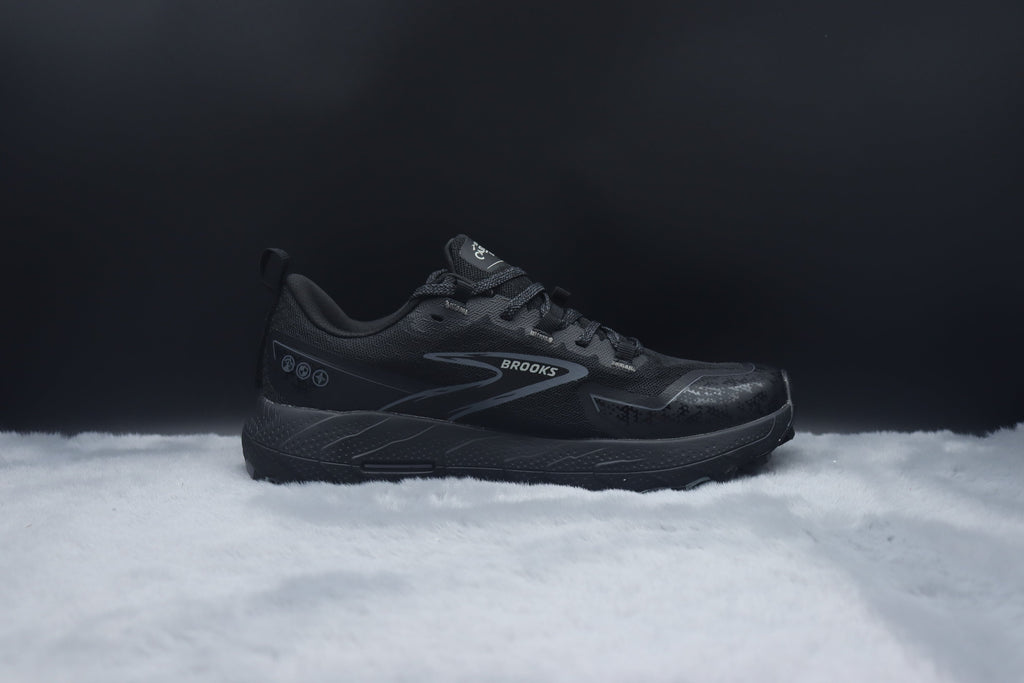 BRKS Cascadia 18 – Carbon Black