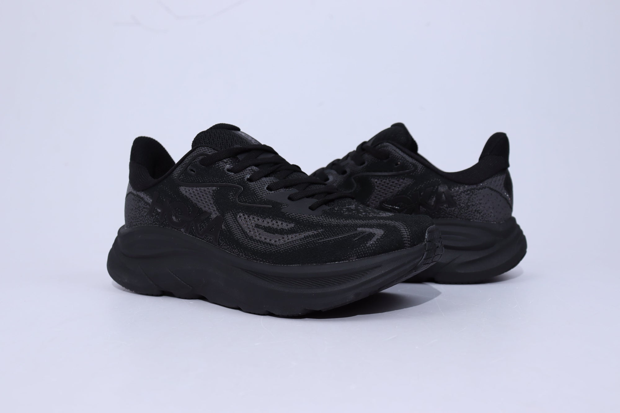 Clifton 10 - HK Unisex Sneakers - All Black