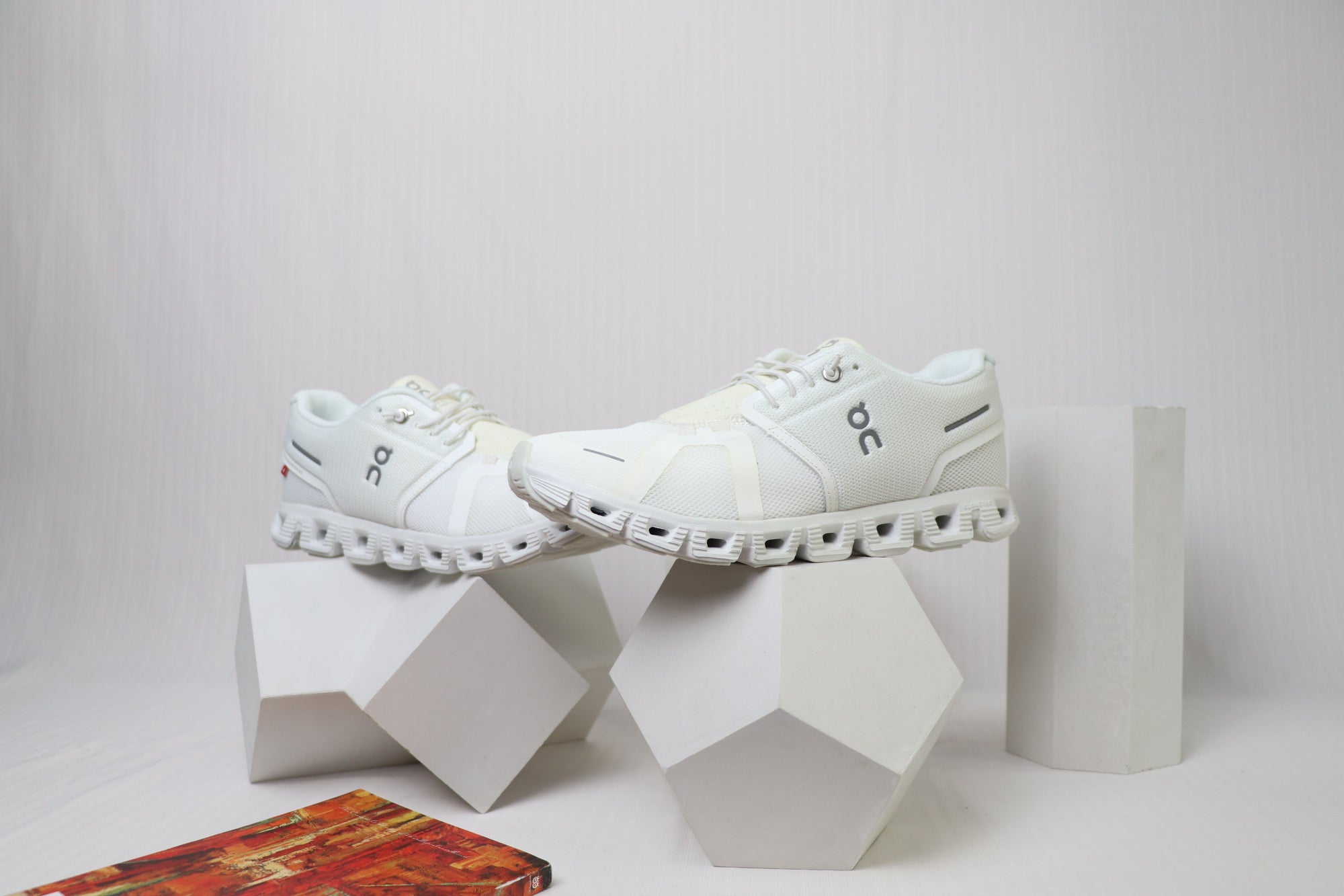 OC 5 - Lightweight Comfort - White
