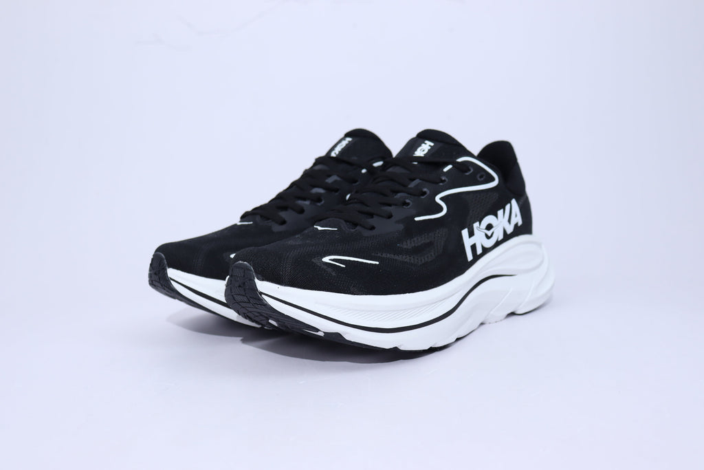 Clifton 10 - HK Unisex Sneakers - Black