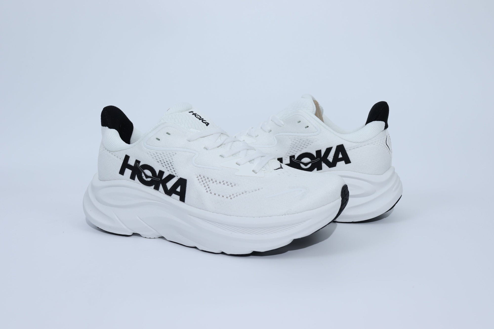 Clifton 10 - HK Unisex Sneakers - White Black