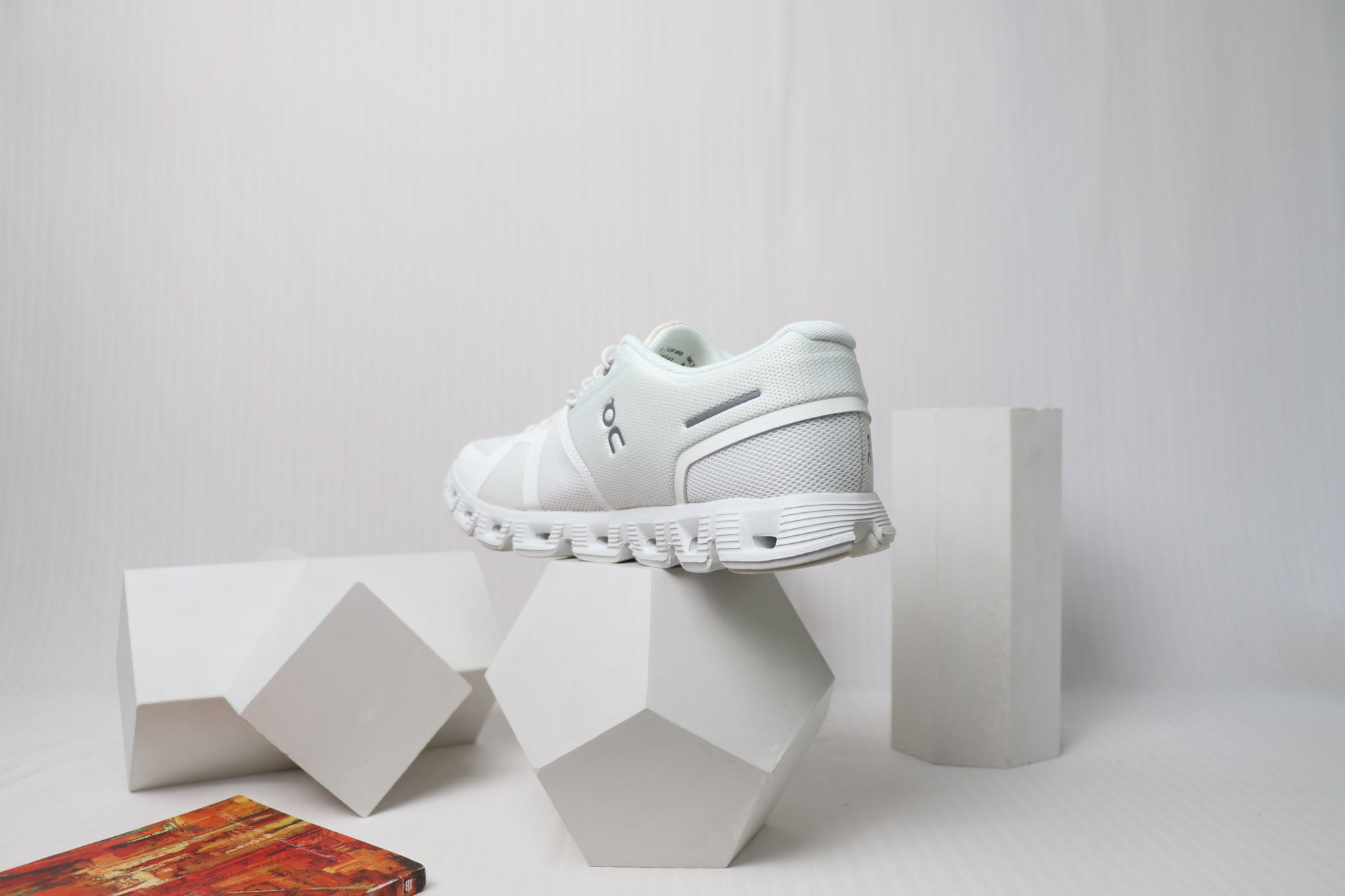 OC 5 - Lightweight Comfort - White