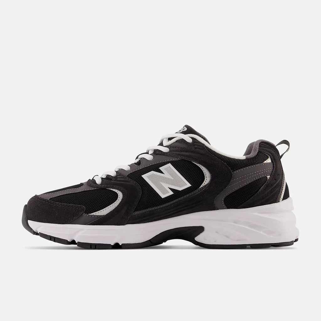 NB 530 - BLACK with MAGNET and Silver Metallic