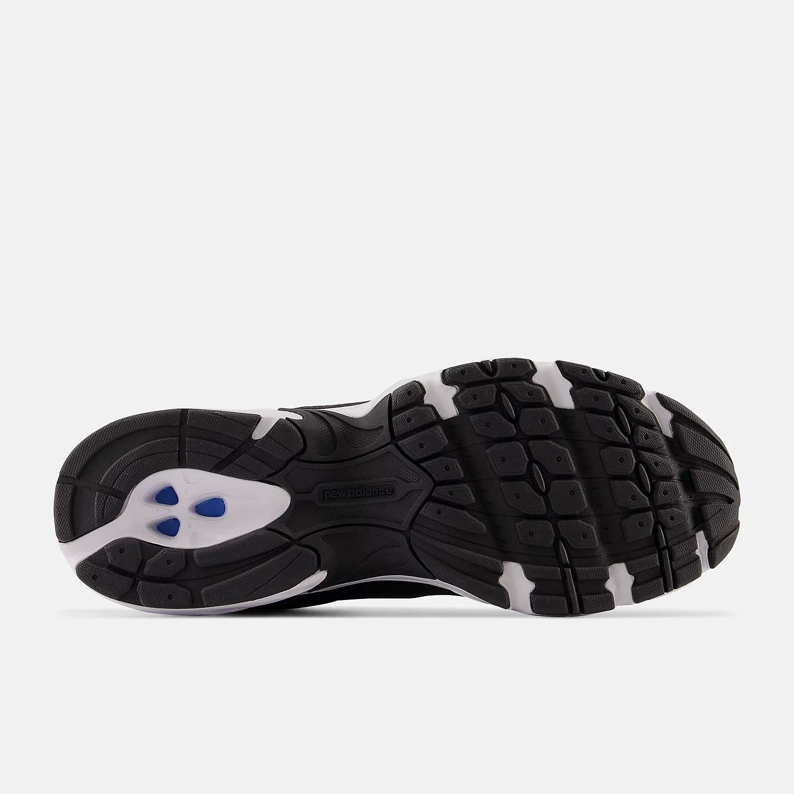 NB 530 - BLACK with MAGNET and Silver Metallic